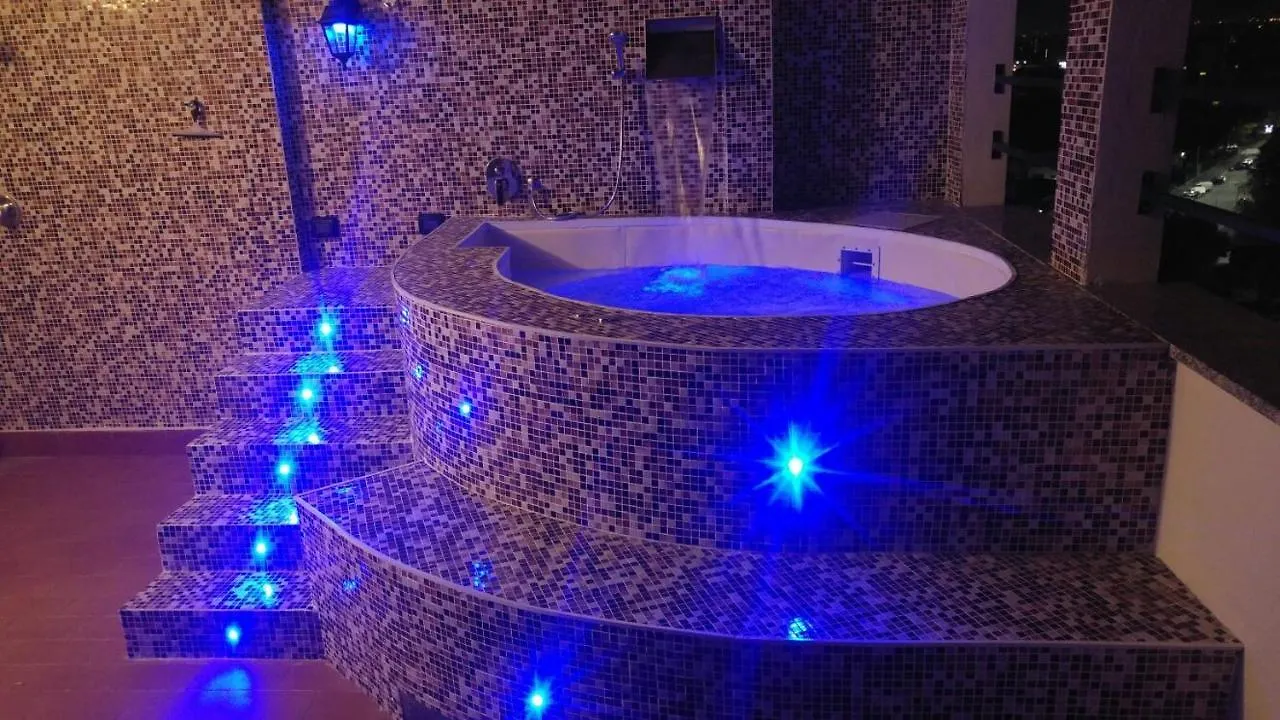 B&B - Camera Doppia Con Bagno Privato In Stupendo Attico Con Vista Mozzafiato ミラノ